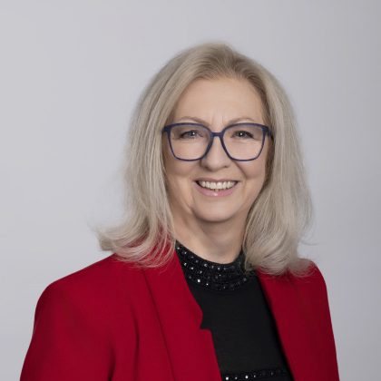 YolandeHould_001_webcarre